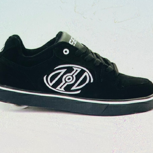 Heelys Skate Sneaker - Picture 2 of 6